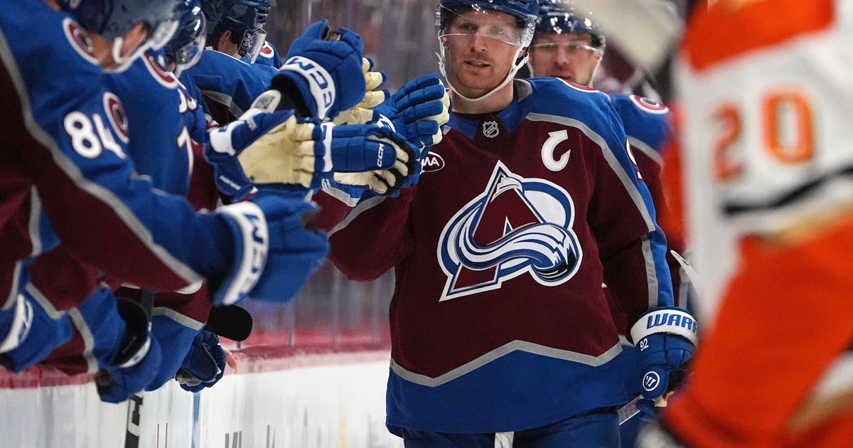 Landeskog scores first goal of season in Avalanche's 4-1 win over Ducks
