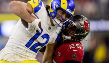 Rams rout Buccaneers to become top team in NFC