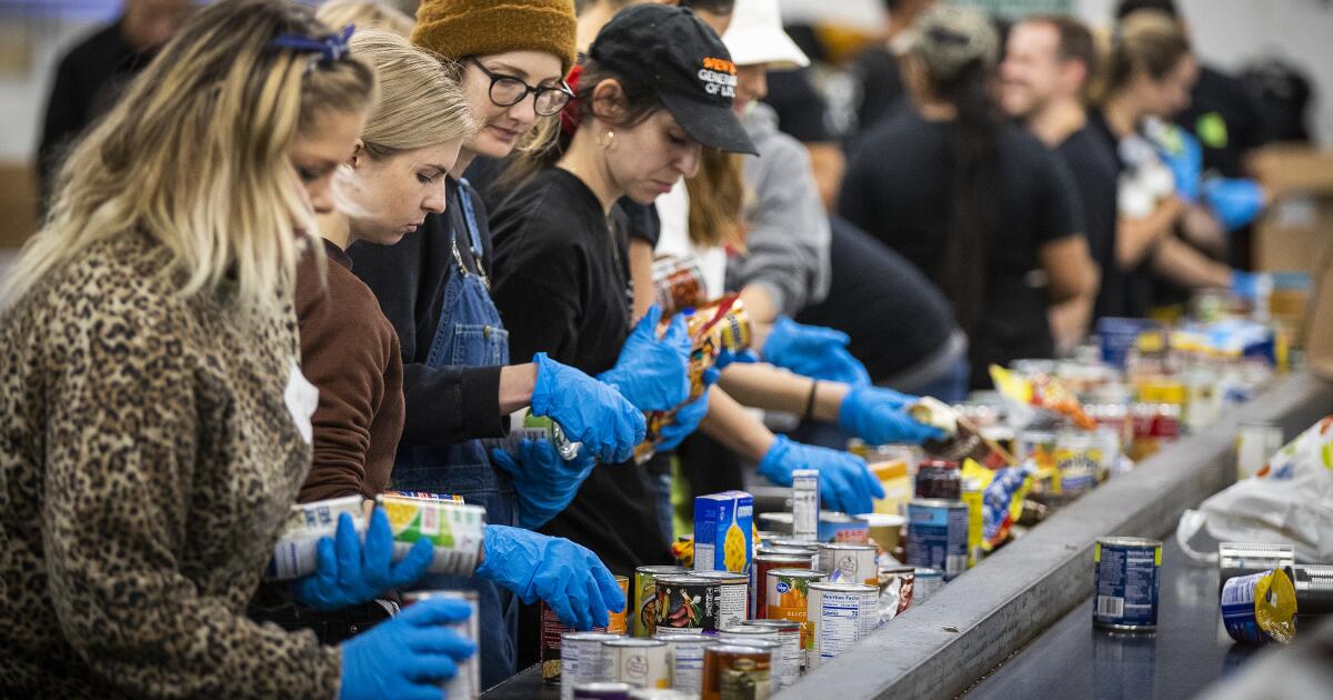 Where to volunteer in L.A. to help those affected by SNAP benefit disruptions