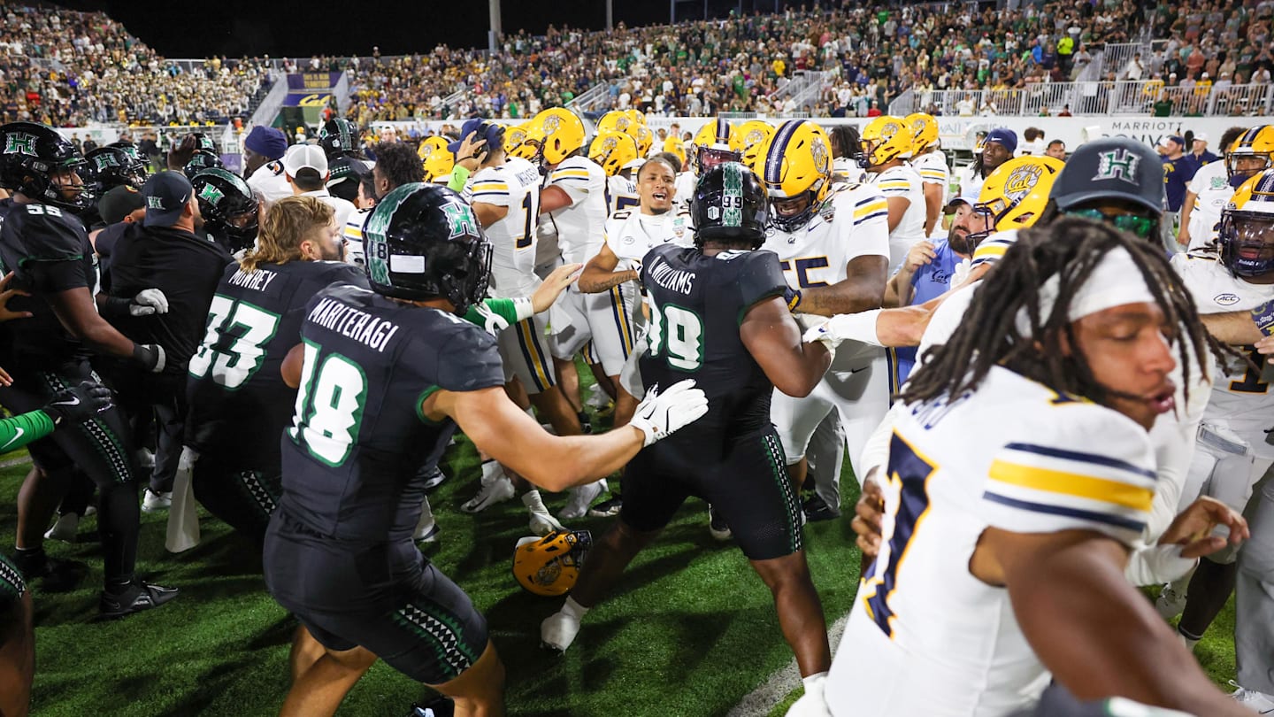 College football bowl game ends in massive brawl on Christmas Eve
