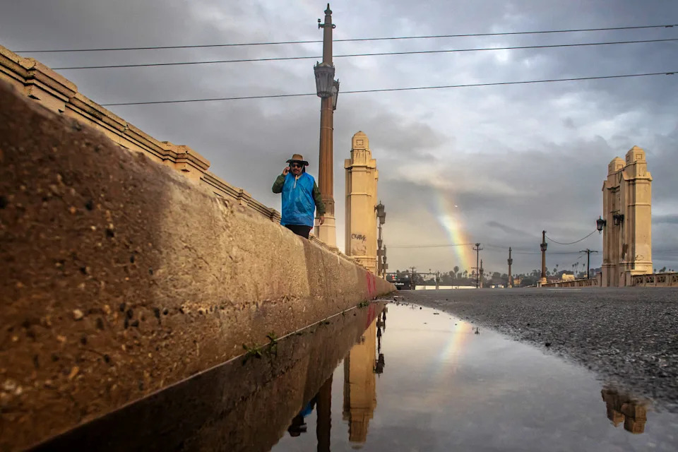 Image: US-WEATHER-WINDSTORMS-RAIN (Apu Gomes / AFP via Getty Images)