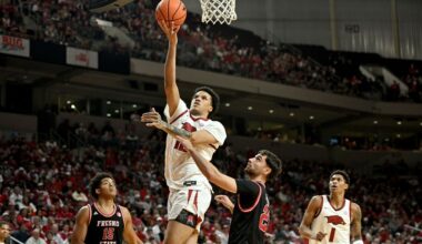Acuff scores 18 points to lead No. 25 Arkansas over Fresno State 82-58