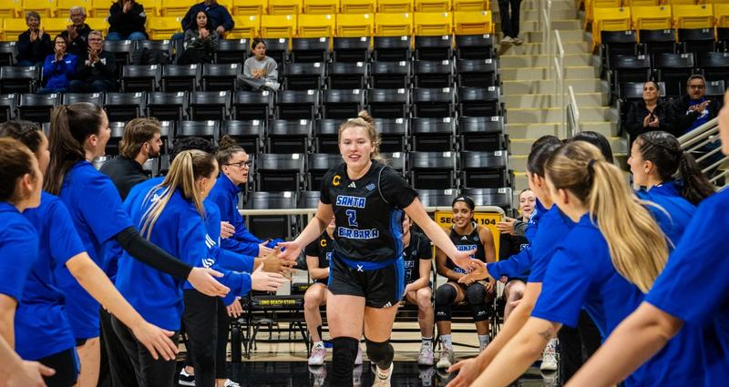 Women's Basketball Opens Conference Play 2-0