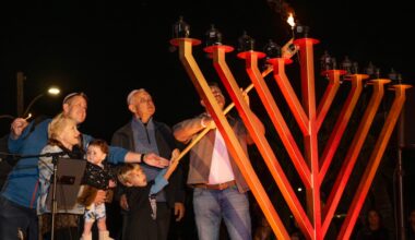 Menorah lights the night at the Seal Beach Pier ahead of Hanukkah – Orange County Register