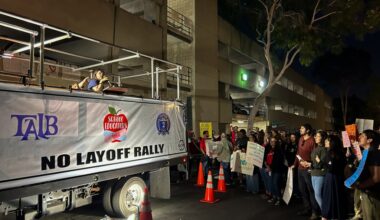 Long Beach teachers union rallies against layoffs as LBUSD works on balancing next year’s budget – Press Telegram