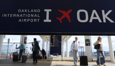 New Oakland Airport program allows non-travelers through security