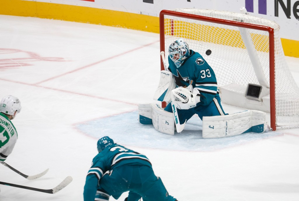 Alex Nedeljkovic's error costly in San Jose Sharks' loss to Dallas Stars