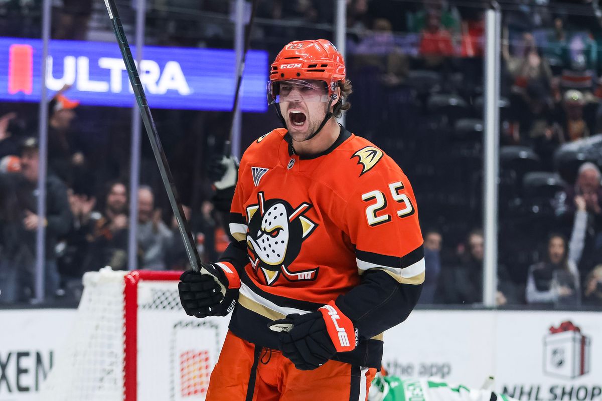Anaheim Ducks center Ryan Poehling (25) reacts during the NHL game against the Dallas Stars, Friday December 19th, 2025 at Honda Center in Anaheim, Calif.