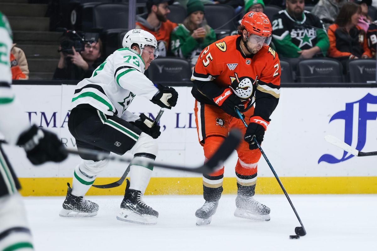 Anaheim Ducks center Ryan Poehling (25) shoots the puck during the NHL game against the Dallas Stars, Friday December 19th, 2025 at Honda Center in Anaheim, Calif.