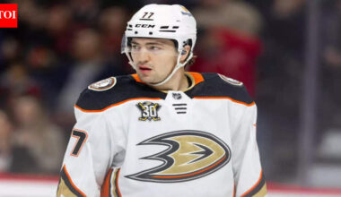 Frank Vatrano penalized: Ducks forward Frank Vatrano fined $5,000 for unsportsmanlike conduct against Jason Robertson | NHL News