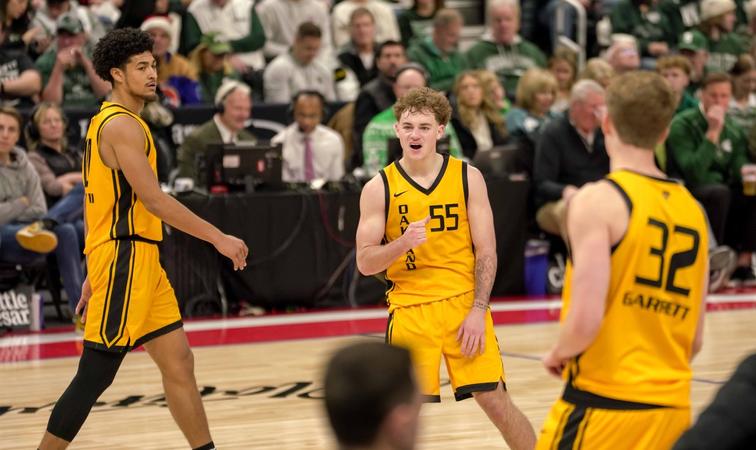 Oakland Stands Tall against No. 9 Michigan State