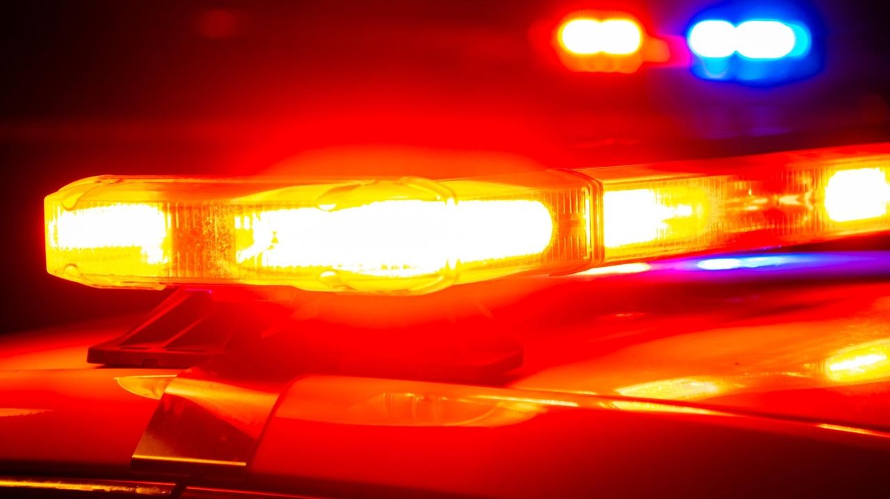 Fire breaks out in deli kitchen in Long Beach