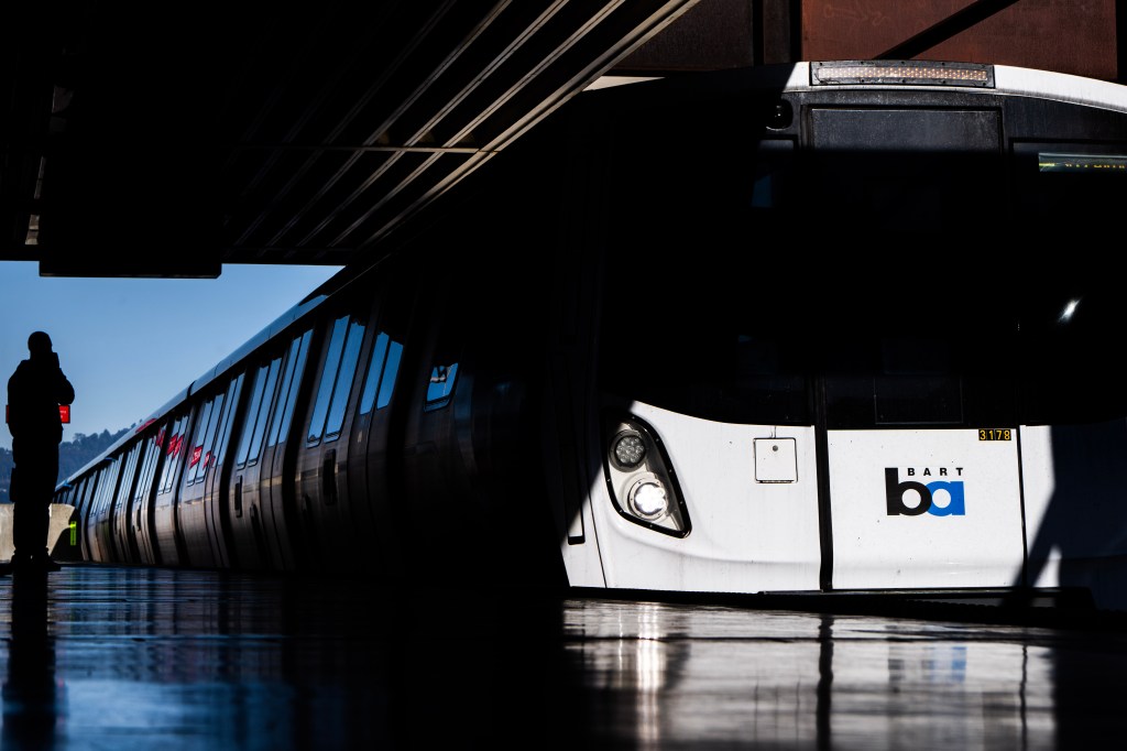 Man dies after being hit by train near Oakland BART station – The Mercury News