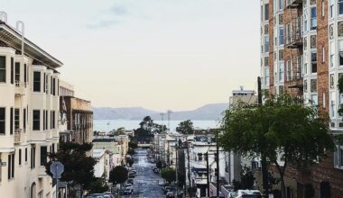 Cow Hollow: Heart-Pumping Workouts + Boozy Brunch