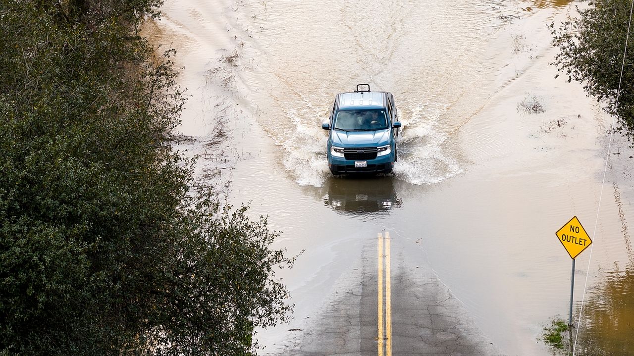 Powerful winter storm threatens California as Christmas approaches