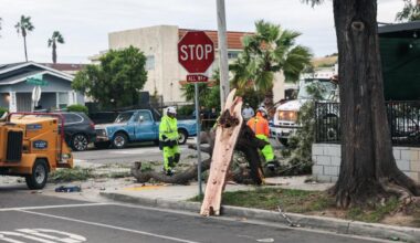 Power outages hit thousands of San Diegans as holiday storm bears down