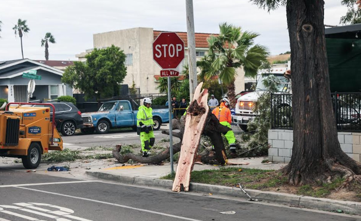 Power outages hit thousands of San Diegans as holiday storm bears down