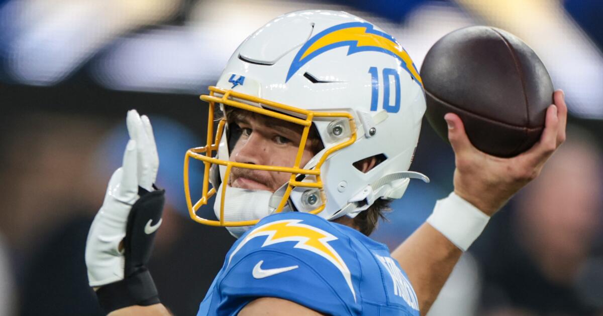 Justin Herbert isn't letting injury compromise Chargers' ambitions