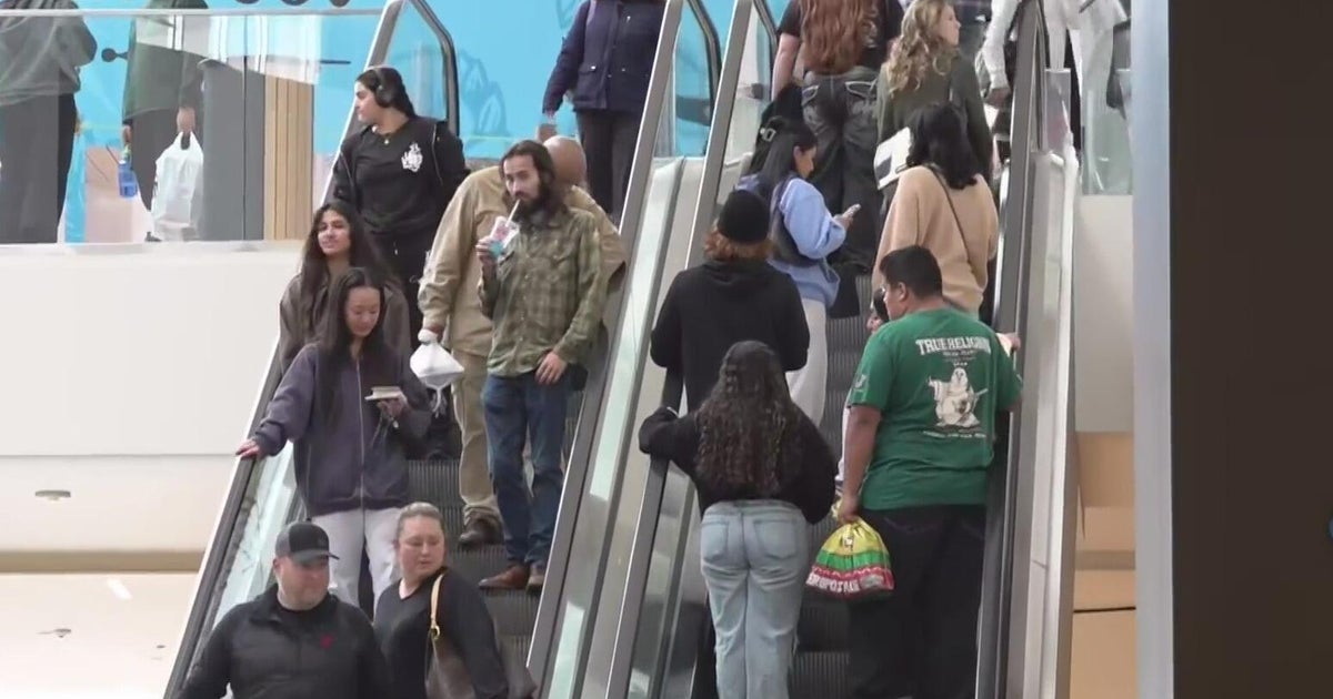 Sacramento-area shopping malls see major uptick in foot traffic following Christmas