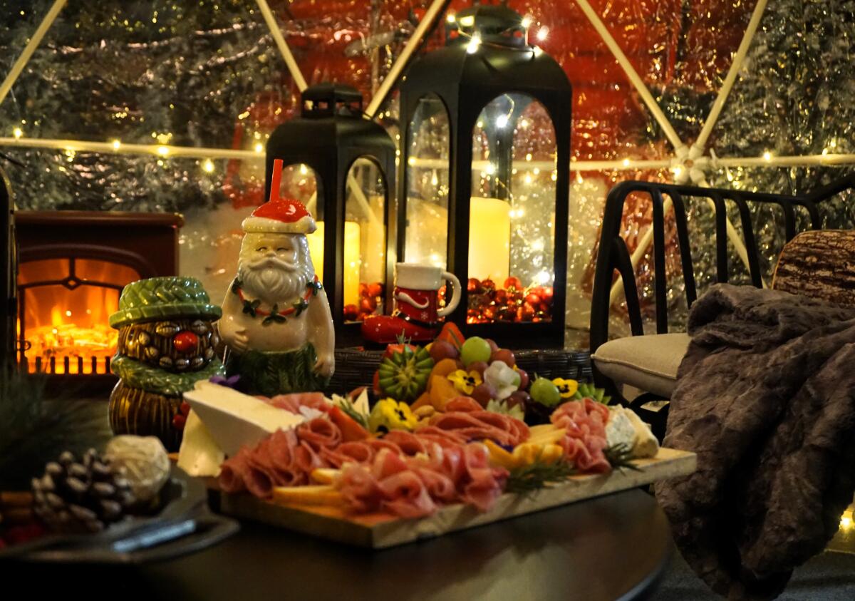 Spend NYE in a "snow globe" at Pete's Christmas Vacation pop-up bar.