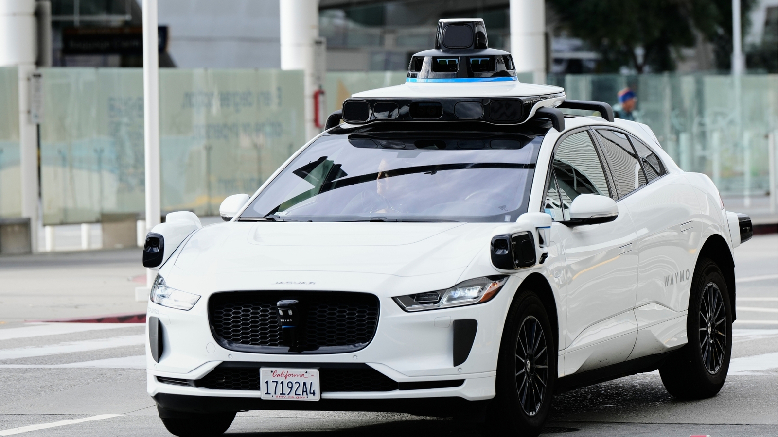 Waymo at San Jose Mineta International Airport: Watch us catch a ride on the freeway in a self-driving taxi!