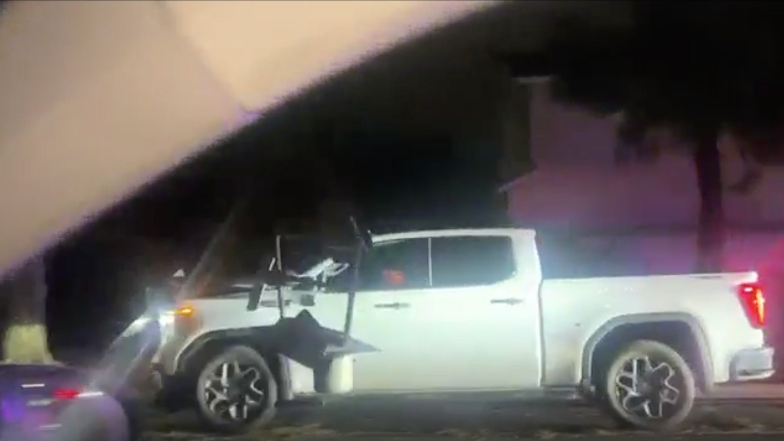 DUI driver slams into pole, keeps driving with pole attached to vehicle, Fresno Police say