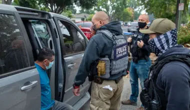 You can now report crimes by federal agents in California