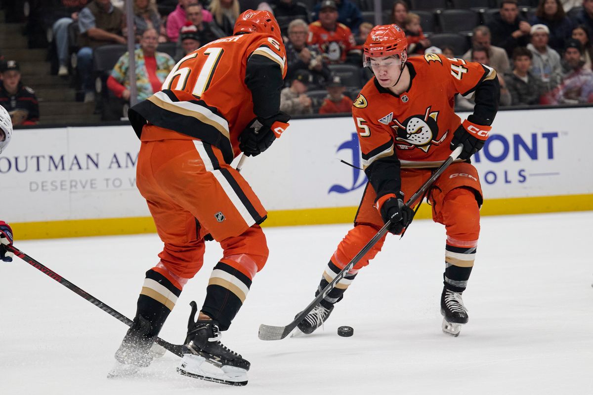 Beckett Sennecke #45 of the Anaheim Ducks gains possession against the Blue Jackets at the Honda Center on December 20,2025 in Anaheim, California. Beckett Sennecke #45 of the Anaheim Ducks gains possession against the Blue Jackets at the Honda Center on December 20,2025 in Anaheim, California.