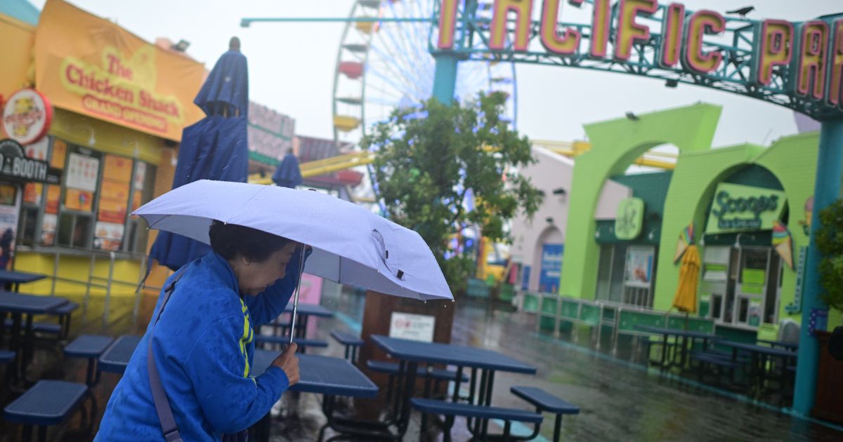 Powerful holiday storm lashes Southern California and threatens mudslides in fire-scarred areas :: WRAL.com