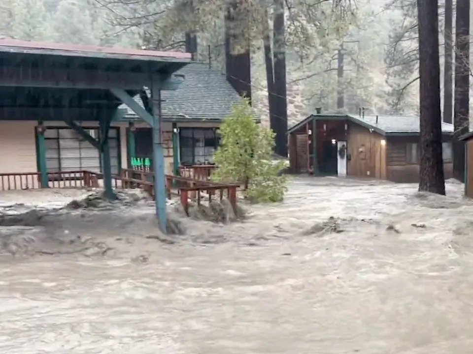Flood after torrential rains, in San Bernardino County, California
Wednesday, December 24th, 2025, 09:58 PM
