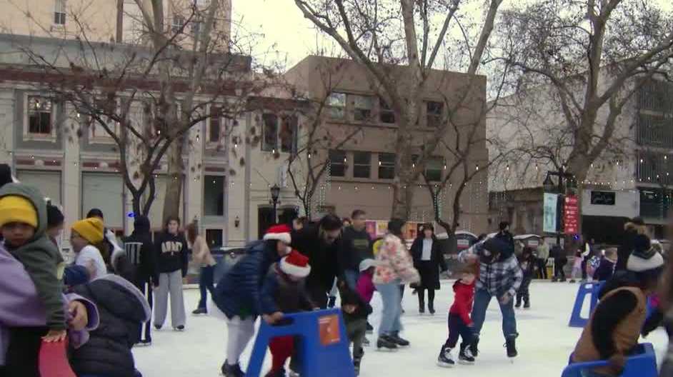 A's fans enjoy free ice skating sessions in Sacramento