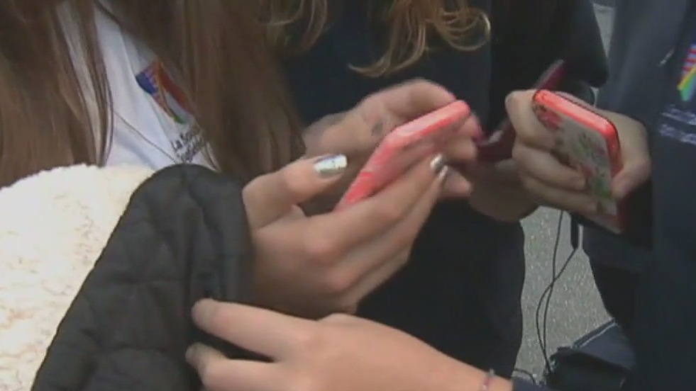 SUGGESTED COVERAGE: Cell phone ban in effect as LA Unified schools