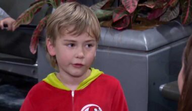 Families dealing with holiday air travel delays