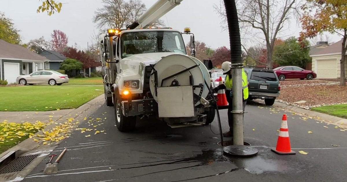 Sacramento city, country crews clear drains ahead of storms