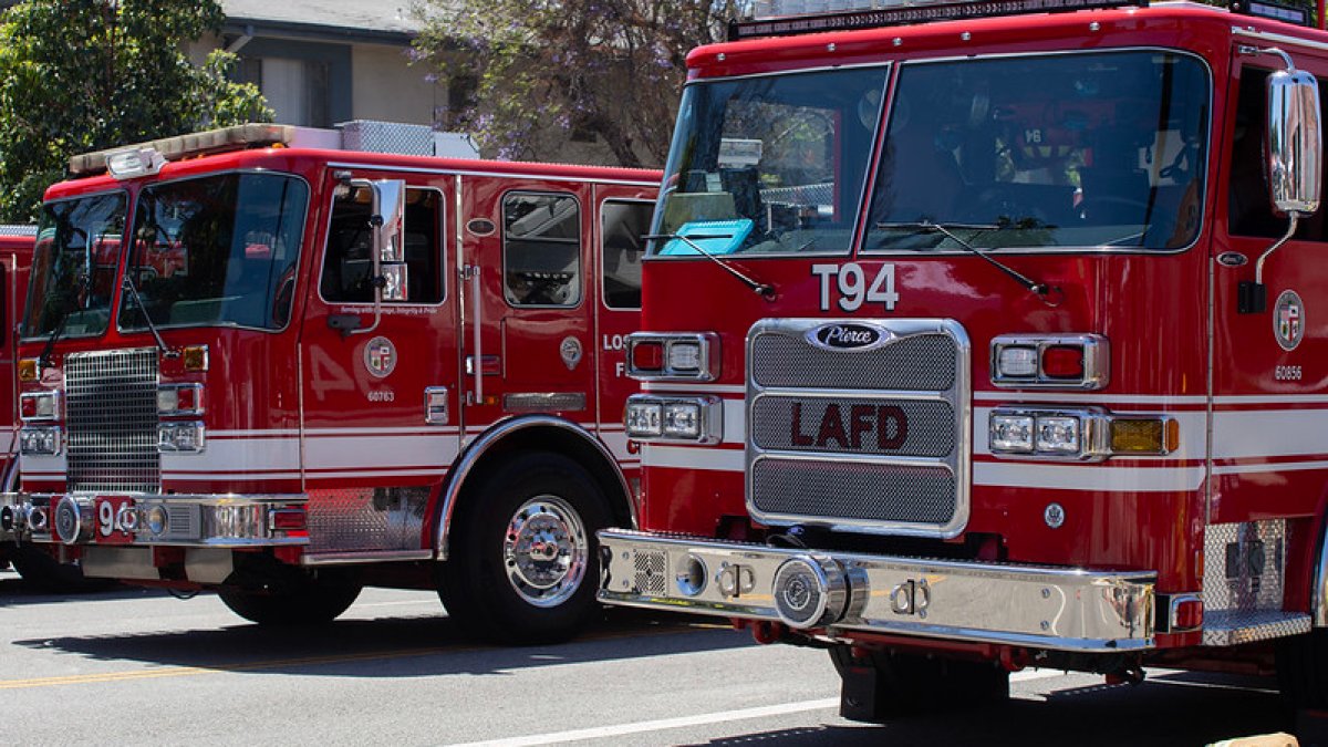 LAFD rescues woman from rapidly flowing Tujunga Wash in Arleta – NBC Los Angeles