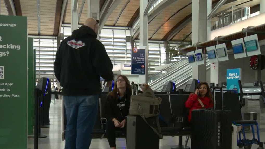 Holiday travelers face flight cancellations at Sacramento International Airport