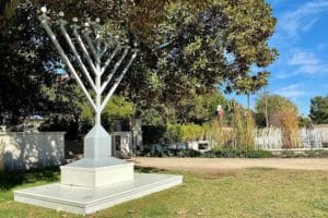 Lily Pond at Beverly Gardens Park