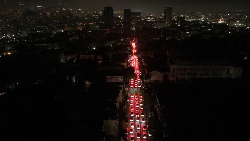 A view of traffic from above as more than 130,000 PG&E customers went without power in San Francisco, California, on December 20, 2025. - Tayfun Coskun/Anadolu/Getty Images