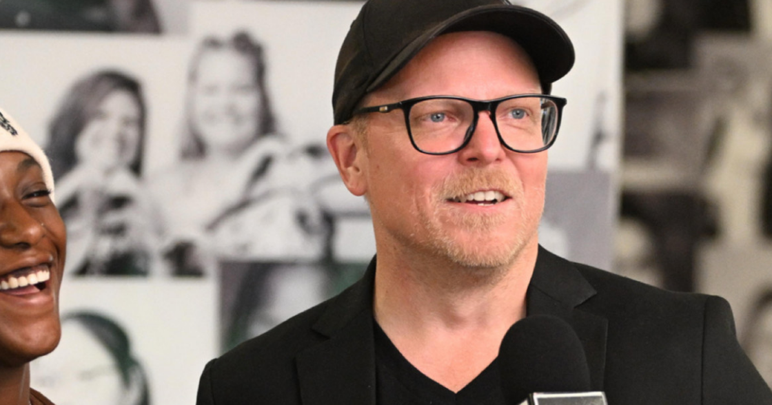 Celebrating Humanity: Nonprofit to offer free portraits to celebrate the new year | Arts and Culture