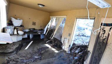 Photos show California homes buried in mud and debris during Christmas storms | Northwest