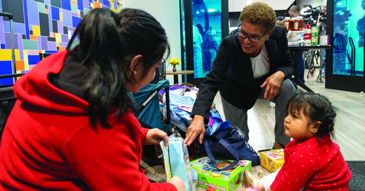 Holiday Drive Success: Los Angeles residents donate toys, essentials to support immigrant families | News