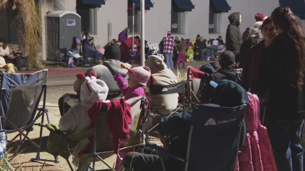 The 2025 Bakersfield Christmas Parade held a record-breaking number of entries. KBAK/KBFX