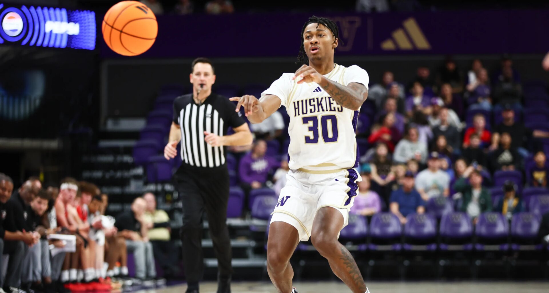 UW basketball cruises to 86-56 bounce-back win over San Diego