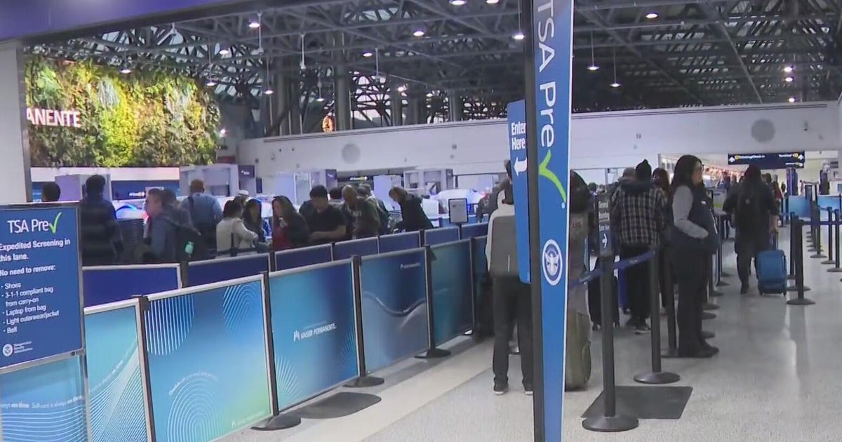 Oakland San Francisco Bay Airport unveils terminal guest pass program for non-flyers