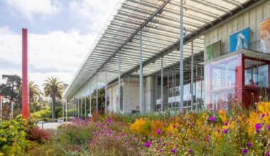 Are Any Stores Open On Christmas Day In San Francisco?