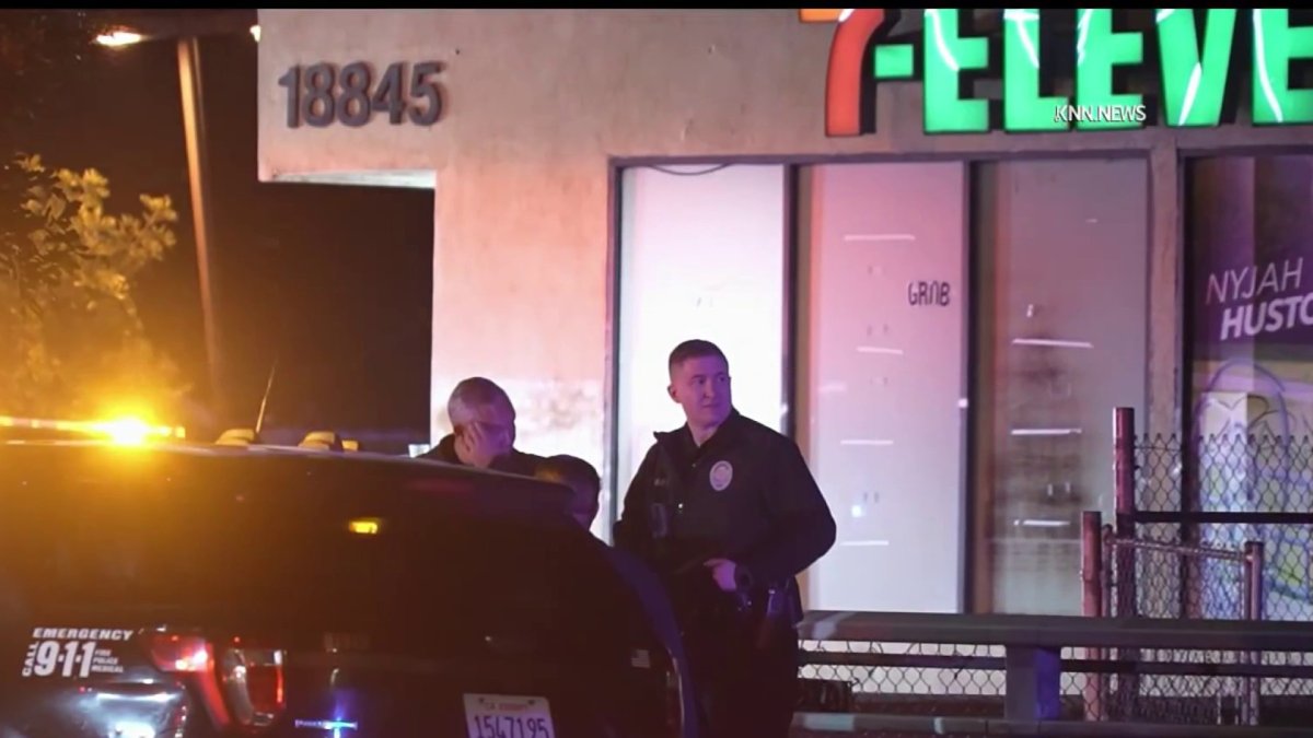 Armed man killed in police shooting in Reseda – NBC Los Angeles
