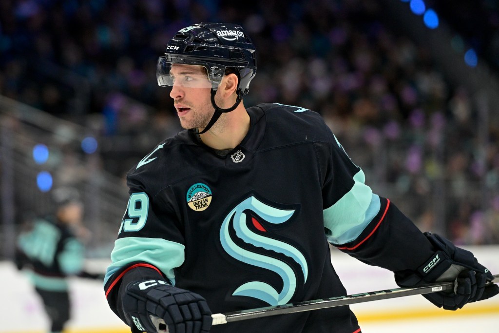 Three Takeaways - Eberle scores twice, Kraken win 3-1 over Ducks, Vince Dunn injured