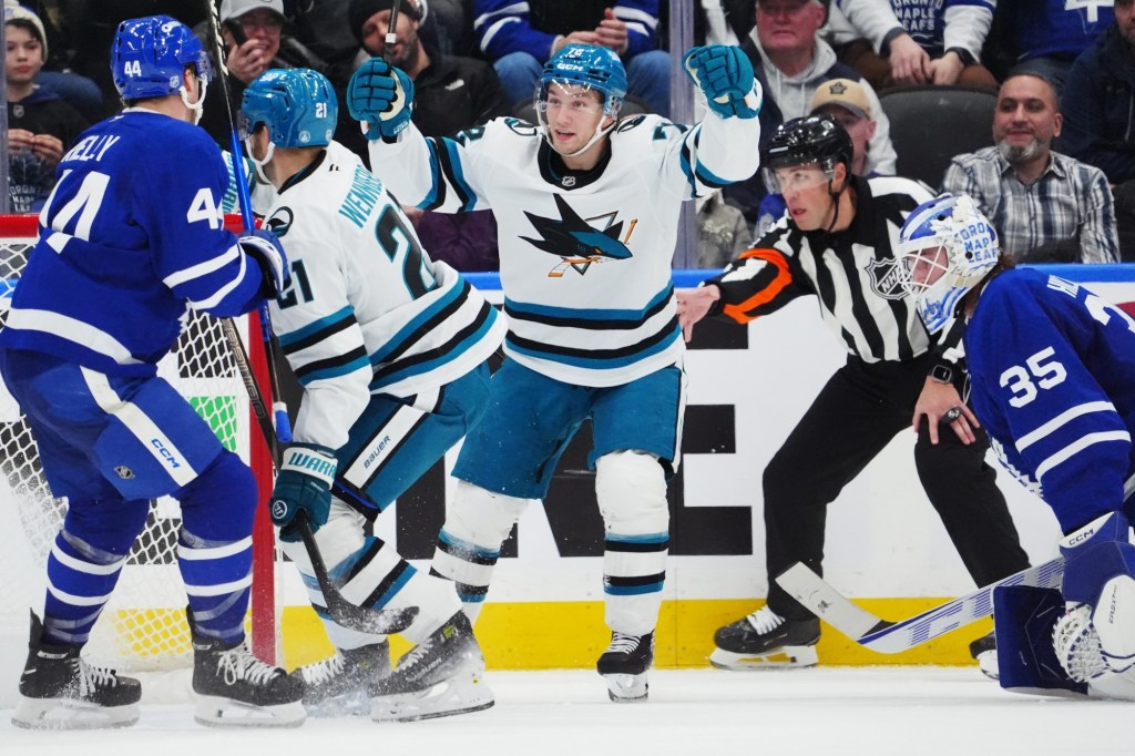 San Jose Sharks, Alex Wennberg beat Toronto Maple Leafs, Dennis Hildeby