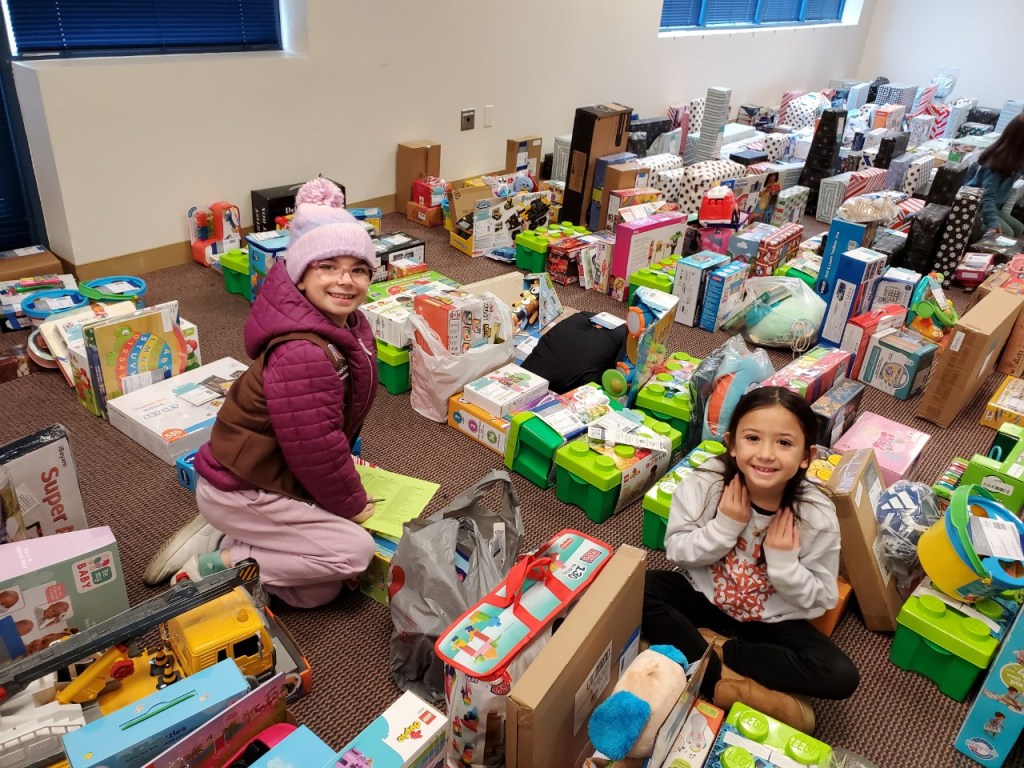 Campbell toy store helps Brownie troop with giving tree – The Mercury News
