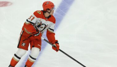 Beckett Sennecke ties in final second as Ducks top Penguins in shootout